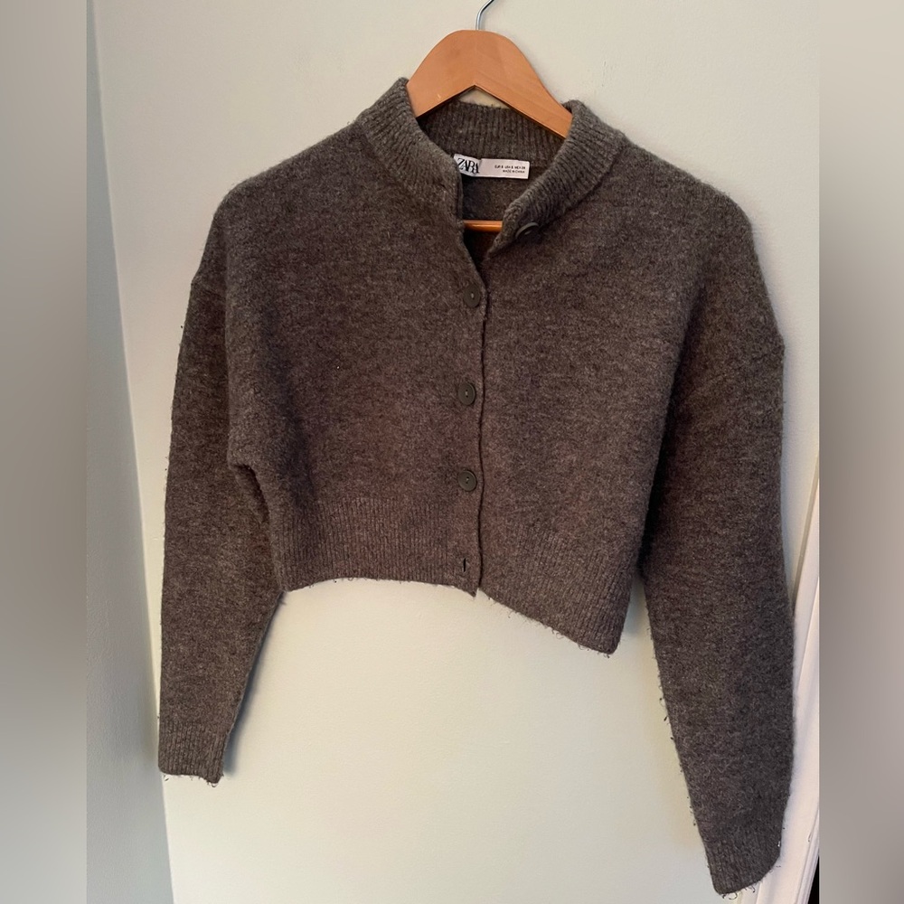 Zara SOFT KNIT CARDIGAN sz sm. EUC